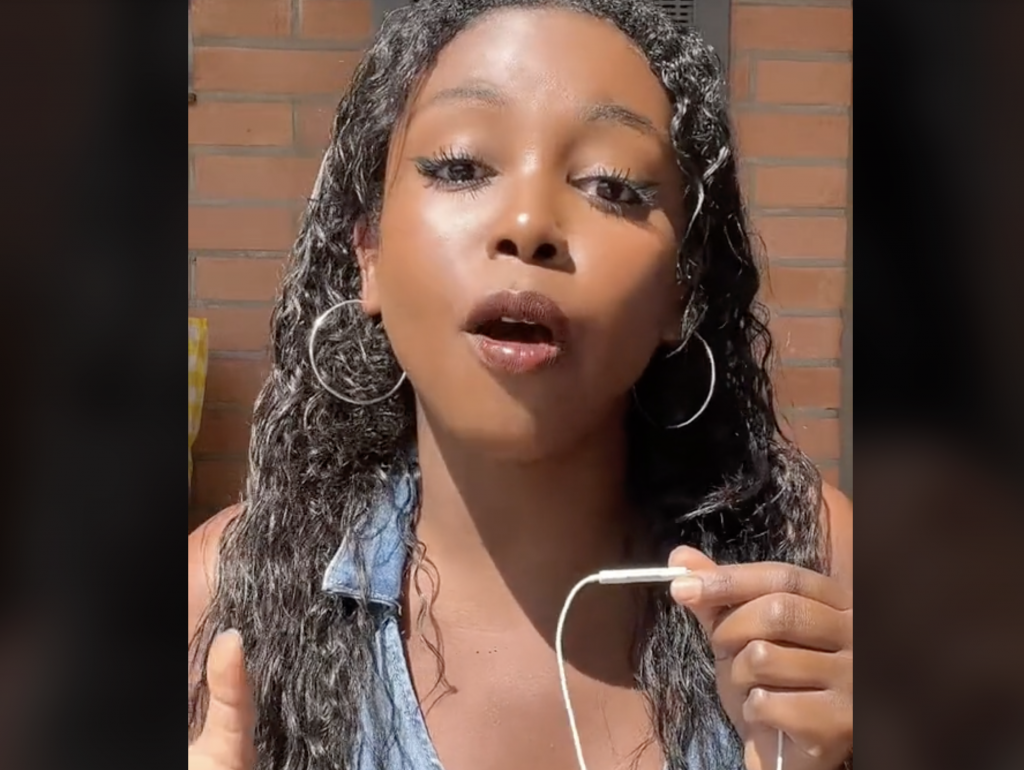 Tatuarse con tinta negra es racismo y Pedro Sánchez tiene el culo roto