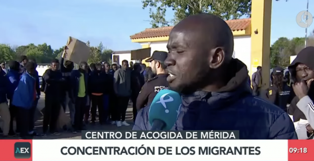 Inmigrantes se concentran en Mérida pidiendo documentación y Milei habla de superávit en Argentina