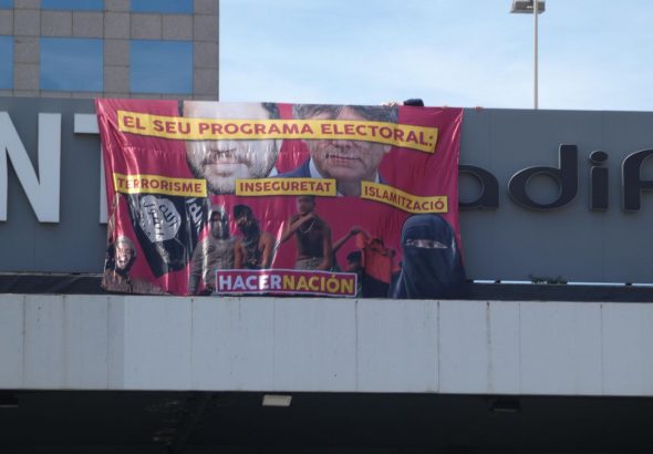 Los patriotas de Hacer Nación interrumpen en las elecciones de Cataluña