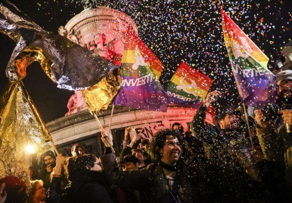 La izquierda celebra la muerte de Jean Marie Le Pen en París