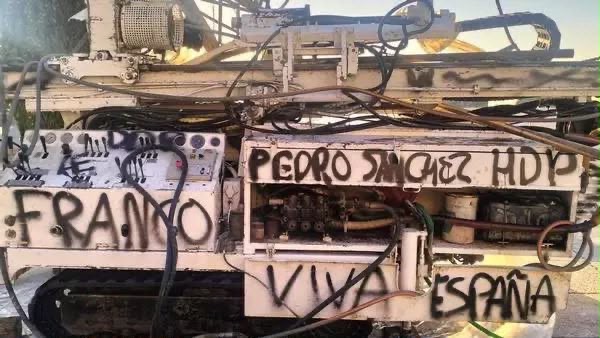 Así han amanecido las maquinas del PSOE para profanar el Valle de los Caídos