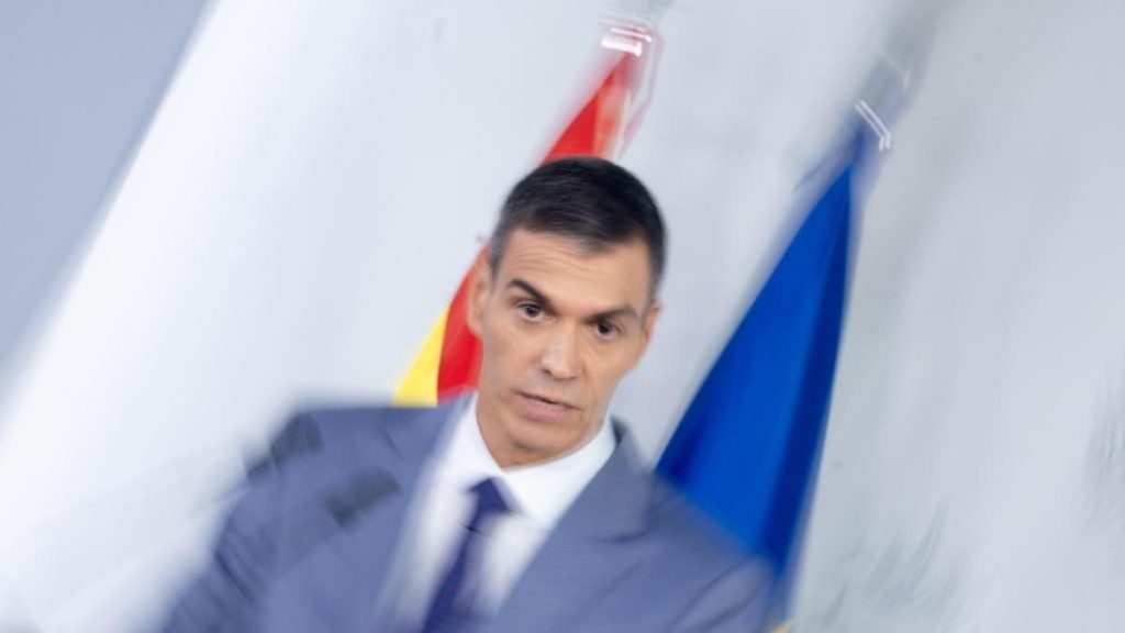 Pedro Sánchez expedientado por la Junta Electoral al utilizar La Moncloa para hacer campaña del PSOE