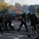 La izquierda toma las calles de Pamplona con violencia con cargas policiales y contenedores ardiendo